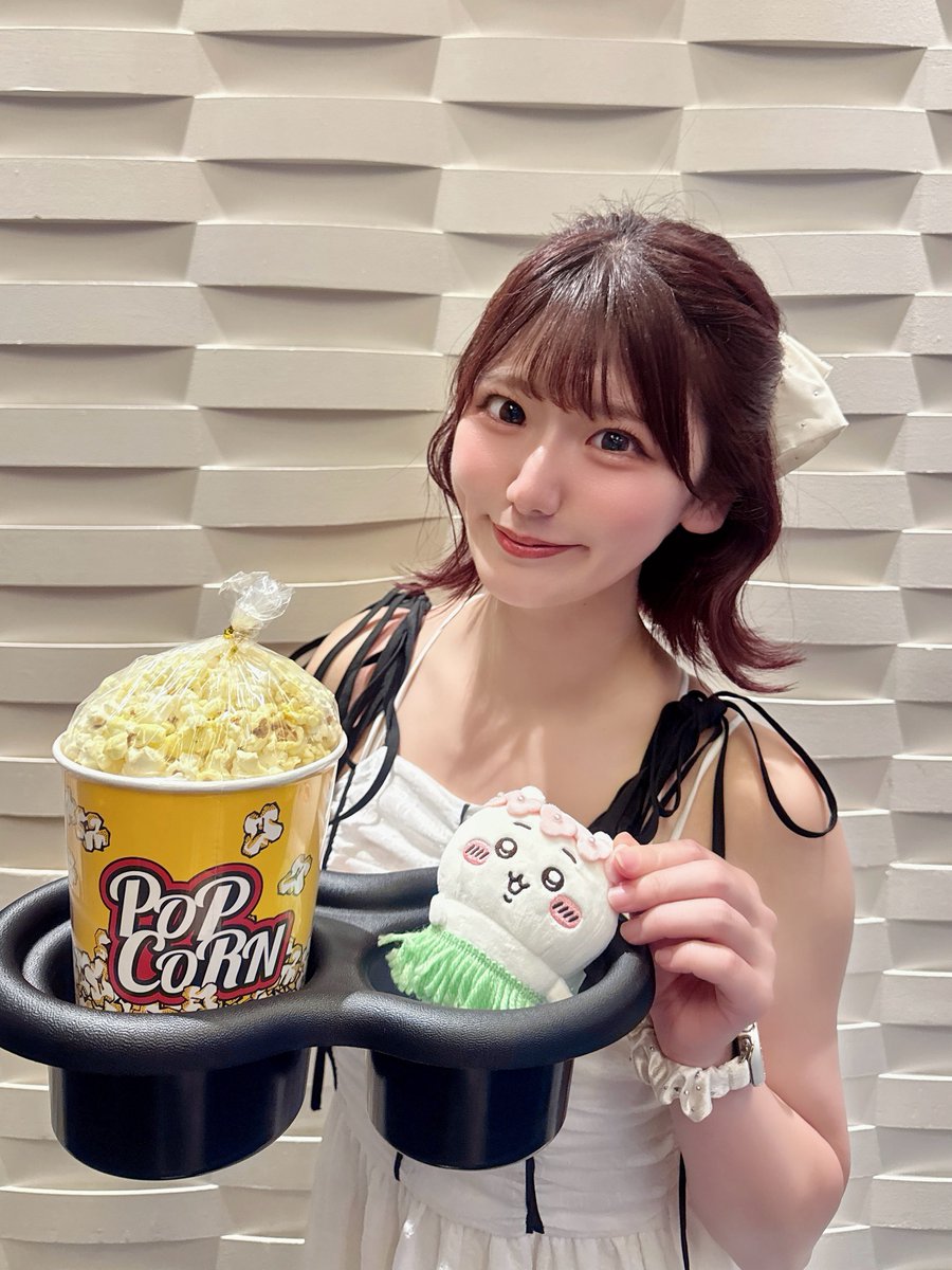 momoka_nrs's tweet photo. おはよ！映画デートする？ https://t.co/9xhaPmpntB