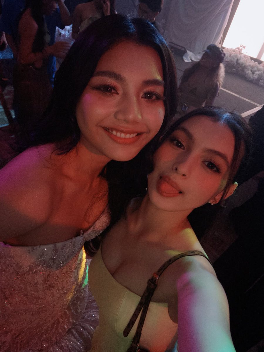 gmanetwork's tweet photo. GIRLS JUST WANNA HAVE FUN! ❤️

LOOK: #WaynonaCollings shared some cute snaps from #PrincessAliyah’s debut on her Instagram!

📸: Waynona Collings / Instagram https://t.co/k3vSp4tima