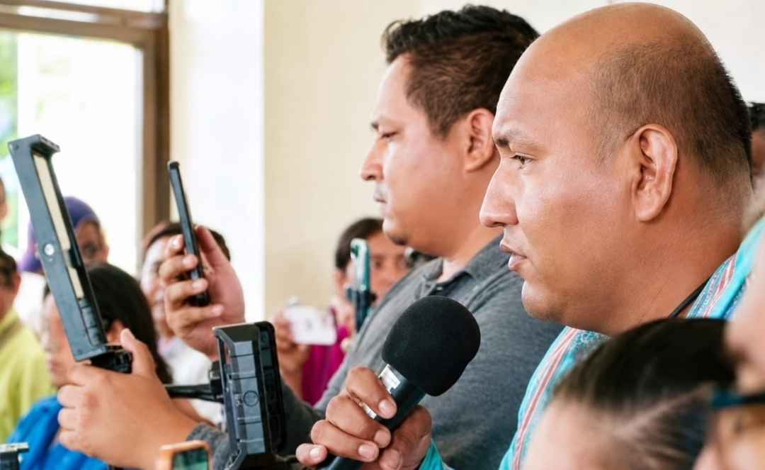 article19mxca's tweet photo. ⚠️ Amenazan de muerte al periodista Rey David Jiménez García, en Salina Cruz, #Oaxaca.

Exigimos al Mecanismo de Protección elevar de manera inmediata el nivel de protección asignado al periodista Rey David:

https://t.co/QMEVSQDqrR https://t.co/mrahmOAnb5
