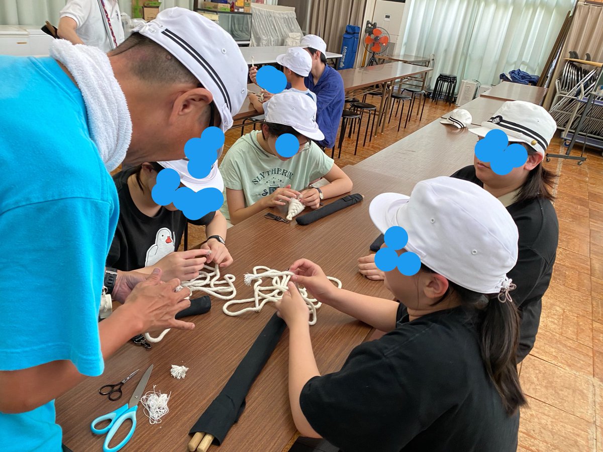 jsf_chiyoda's tweet photo. 3日目の全体訓練の結索訓練‼️その後水泳訓練‼️水泳の写真が無いのは、一緒に入水してたのでご勘弁を！笑笑
水が綺麗でベタ凪で気持ちよかったよ！笑  #3日目  #全体訓練結索訓練  #ベタ凪  #水泳訓練 https://t.co/RJDxnoFqZD