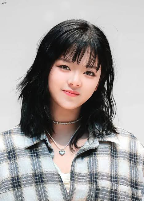 twicepopbase's tweet photo. JEONGYEON is officially leaving JYP Entertainment.

Hello, this is Jeongyeon.

There was something I wanted to tell you today, so I ended up writing this letter.

From my teenage years until now, I have spent so many years together with JYP, but now I’m going to leave JYP and try to make a new beginning somewhere else.

Leaving a place that I’m familiar with is frightening, but having the members and ONCE, who have always believed in me, gave me the courage to take this step.

To our members and ONCE, whom I can’t express enough gratitude toward with words, and to everyone at JYP who helped me grow, I sincerely want to say thank you.

There is one thing I especially want to tell ONCE. Although I’m moving to a new home and beginning a new challenge, TWICE, which is the greatest center of my life, will remain unchanged just as it is now. As a member of TWICE, standing in front of ONCE will always be my first priority.

I will sincerely put my heart into every step forward—from continuing my journey as the Jeongyeon of TWICE whom you have loved, to the new challenges that Jeongyeon will face in the future—and I will prepare for each one step by step.

Thank you sincerely for believing in me all this time and for always staying by my side.

We still have so much time ahead of us to create together, so I will work hard to fill those precious moments with even more beautiful memories.