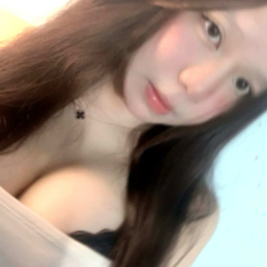 nguy35815787's tweet photo. @chi868679 Cả Vú và Lồn Chi https://t.co/gZceA5x3i8