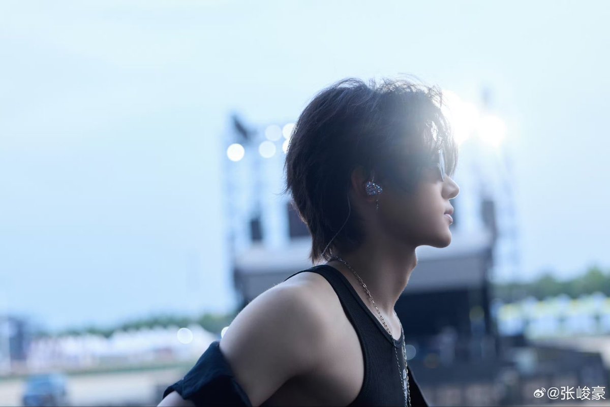 TF3rd_Peru's tweet photo. |[08/09/26]|•Actualización de #ZhangJunhao en su cuenta de Weibo 

Continúa sintiendo
#SHUN理成张

🖇️https://t.co/INTdOya4VR

#张峻豪 #TF家族 #TRANSFORMPROJECT #TF家族三代 #TF三代出道实录 #登陆计划 https://t.co/6lXvg09QtG