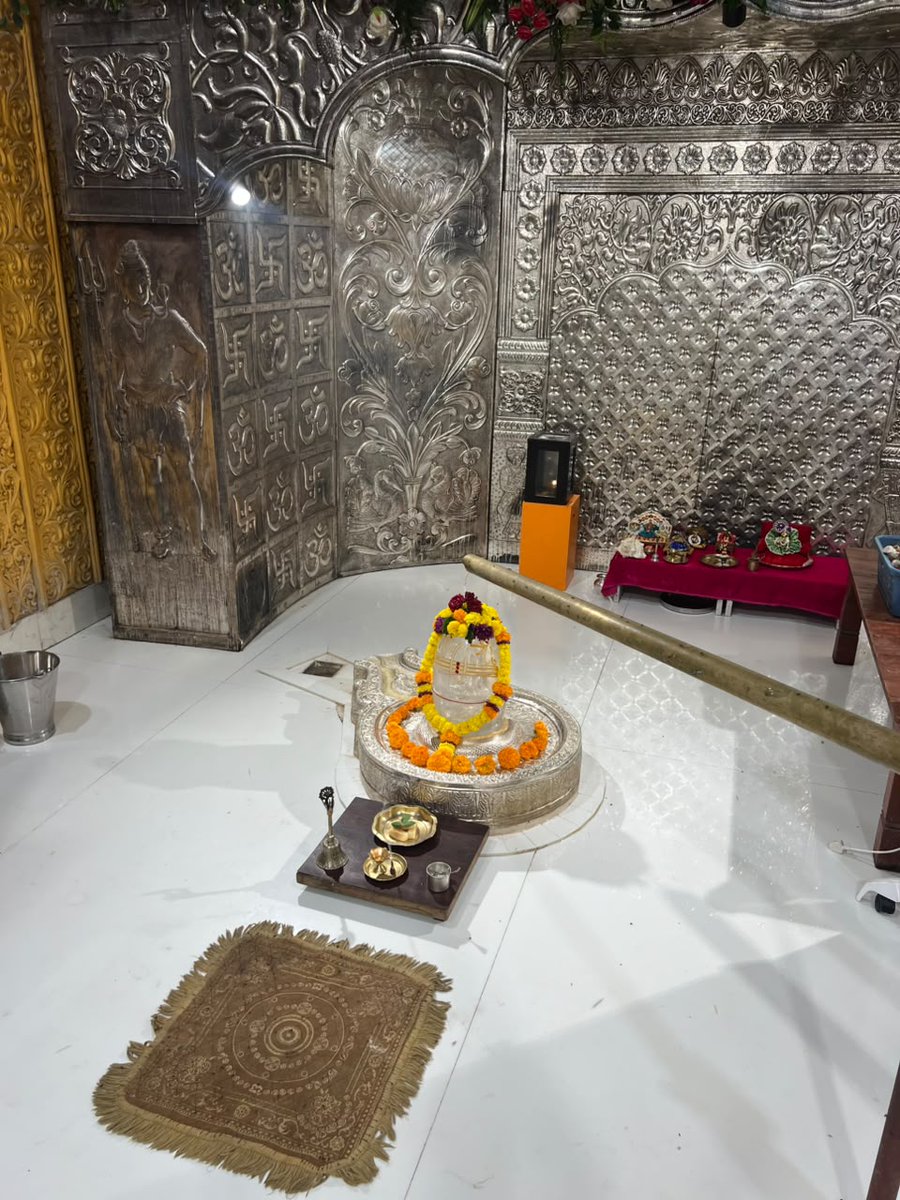 bageshwardham's tweet photo. श्री बागेश्वर बाला जी सरकार के दिव्य दर्शन…
श्री बागेश्वर बालाजी सनातन मठ मुंबई (महाराष्ट्र)
10-08-2026 (सोमवार)
#bageshwardhamsarkar
#mumbai
#divyadarshan
#maharashtra
#balaji https://t.co/4WWi4CuFpZ