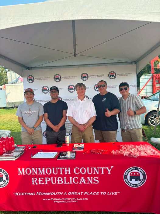 JerseyJustinUSA's tweet photo. Justin Murphy for US Senate - Campaign stop in Monmouth County - Italian American Festival https://t.co/OyRhoPhHqB