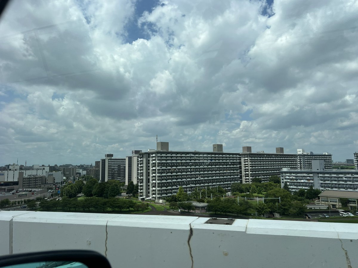 tarisu18's tweet photo. やって来ました！大都会！ https://t.co/UB68qzk9cQ