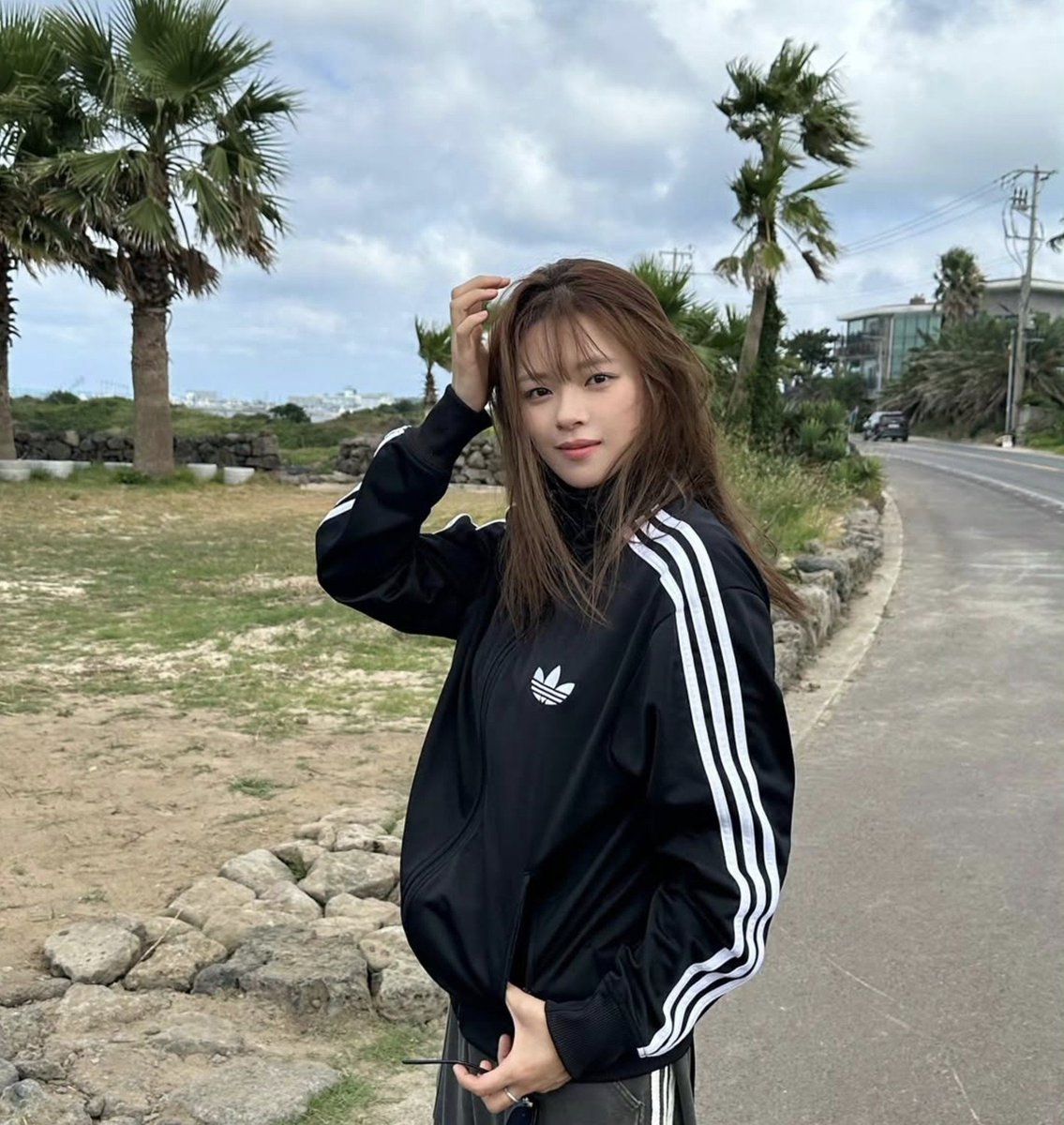 jeongyeonhour's tweet photo. Jeongyeon has left JYPE https://t.co/lfLtK8Gv8w