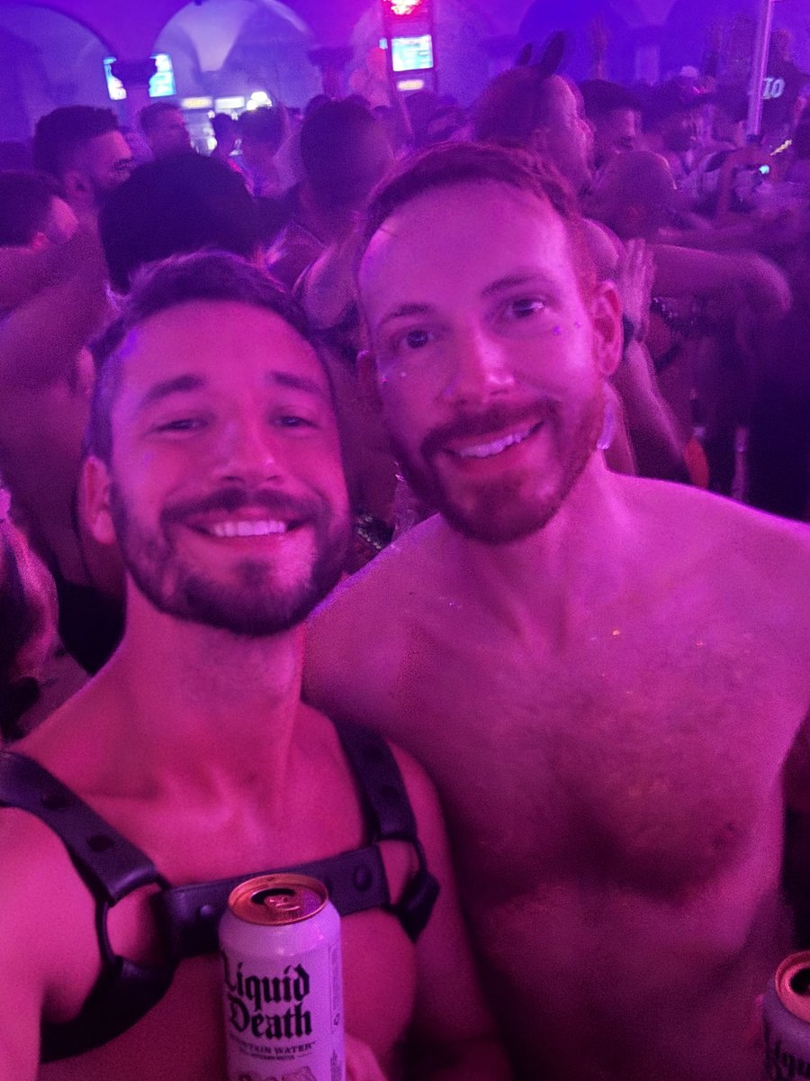 lucas_exhibit's tweet photo. Thankful for good friends like @GingerPitPig …I had a great night at market days with you and thanks for sucking dick with me on the dance floor 😈 https://t.co/VRmytsTvqQ