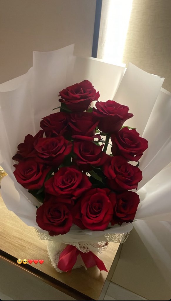 rlxj23's tweet photo. أجمل شيء لما أحد يعرف كيف يهون عليك زعلك ❤️ https://t.co/Qm73qMRVKK