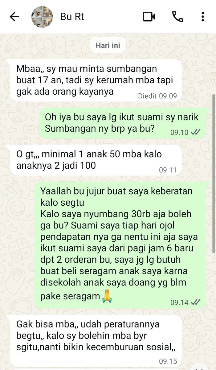 KapudS640's tweet photo. Istri gue nge-chat Bu RT di tempat kami:

“Emang sumbangan 17-an sekarang dipatok ya? Kalau gak bayar, anaknya gak boleh ikut lomba?”

Btw, di tempat gue Bu RT-nya Gen Z. Katanya sih bakal bikin acara yang wah.. 😭 https://t.co/5tEDwZ5S0n