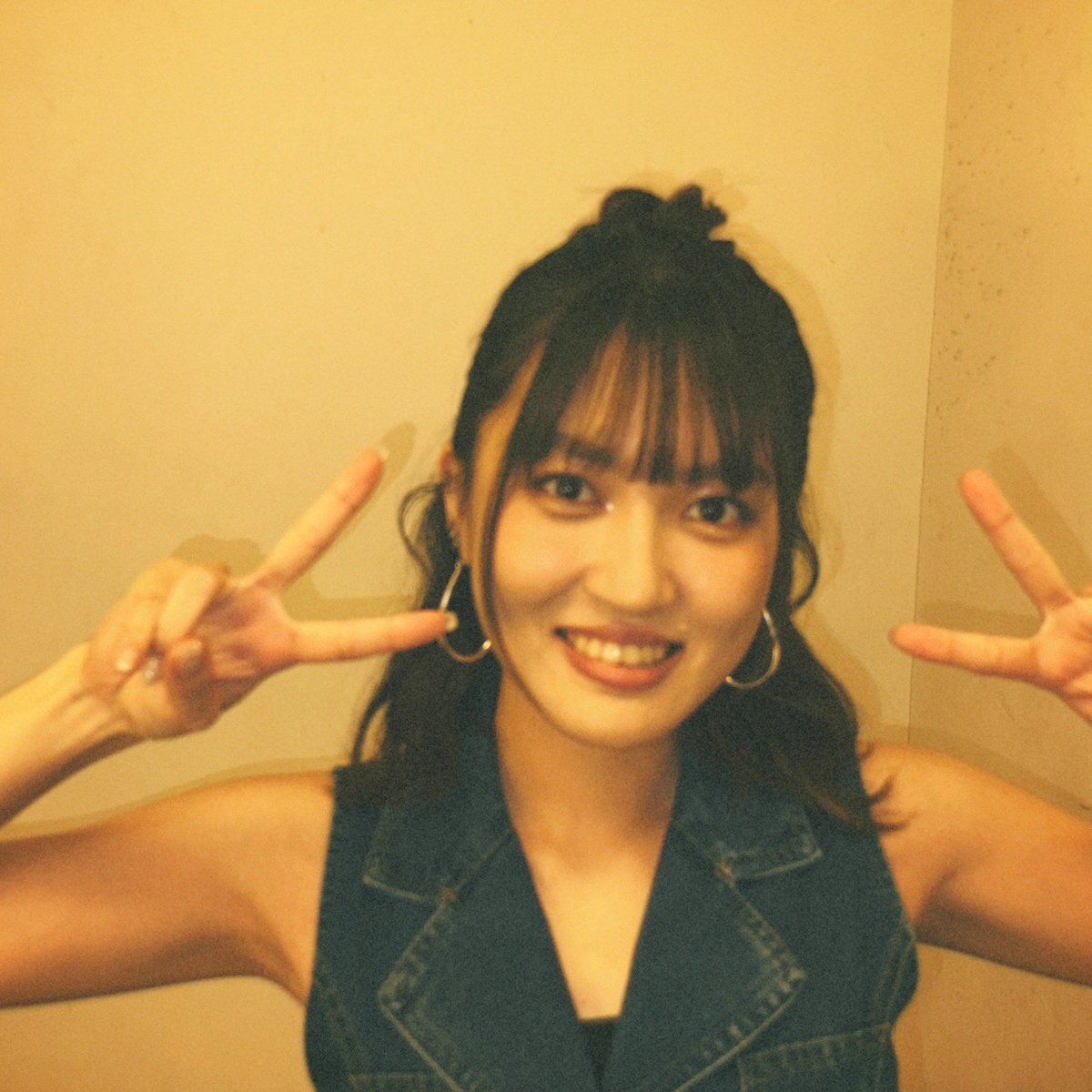 junnarockyou's tweet photo. 大阪公演のかえりの会はハーフアップお団子でしたっ❤︎

#Junna_ハローグッバイツアー https://t.co/eYPE8nI0jT