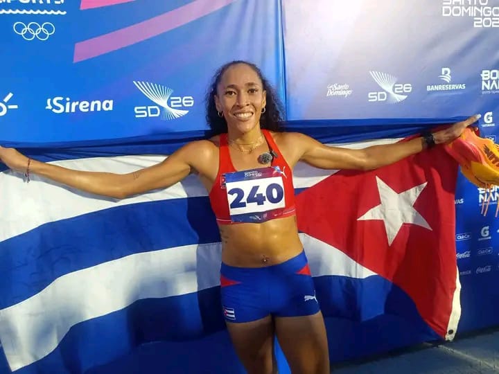 TeresaBoue's tweet photo. Culmina #SantoDomingo2026 con extraordinaria participación femenina, el 52,9% de las medallas de oro (27) las ganaron #MujeresEnRevolución abrieron y cerraron las medallas doradas: Marlyn Mejías de ciclismo y María Félix Sarrias en pesa. Bravo por ellas. ¡Felicidades a todas! https://t.co/z0bjmoZesH