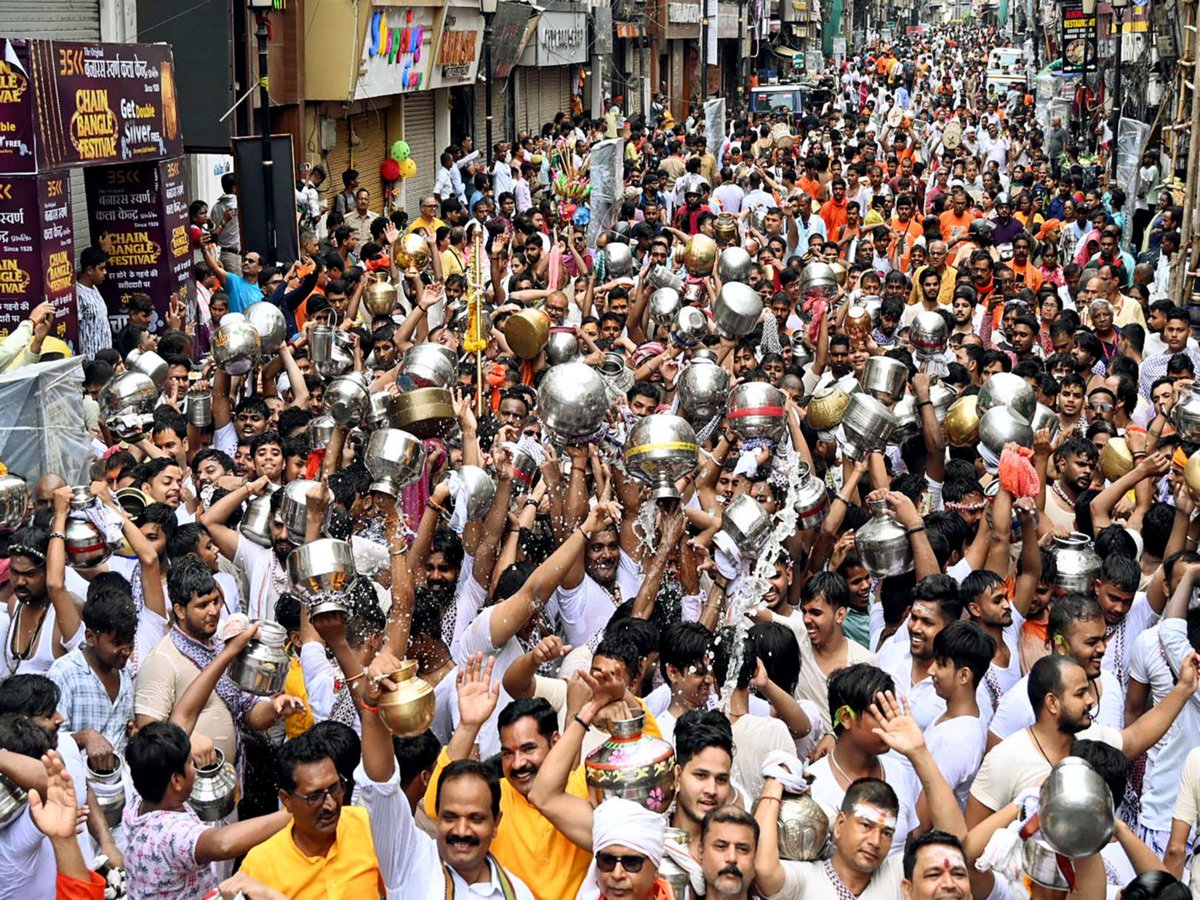 ani_digital's tweet photo. Devotees throng Shiva temples across India on second Monday of Sawan
Read @ANI Story | https://t.co/o7t1ZDlcus
#Devotees #Shivatemples #India #secondMonday #Sawan https://t.co/lj2wO3zvxQ