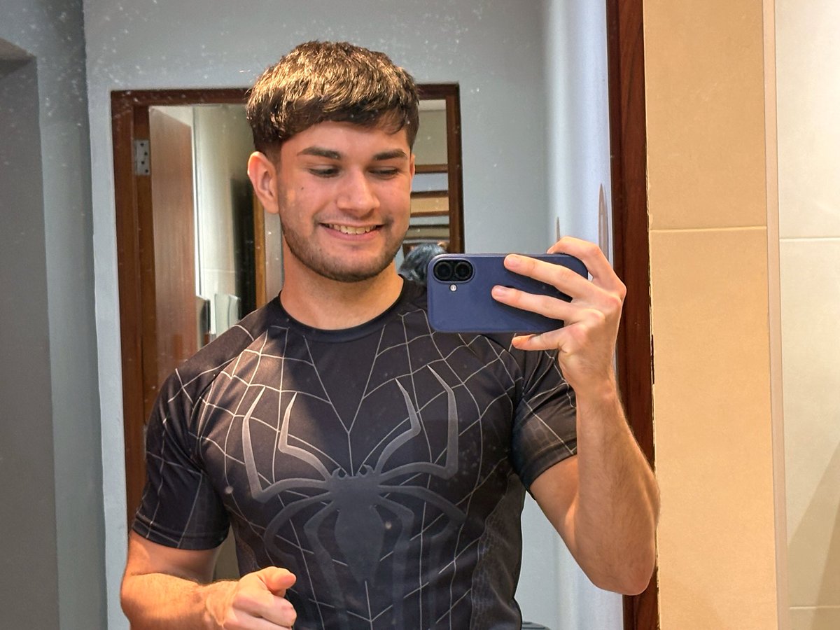 GonzaNavv's tweet photo. Ahora si no me como ningún spoiler de spiderman ñe https://t.co/PPOoIpyWRp
