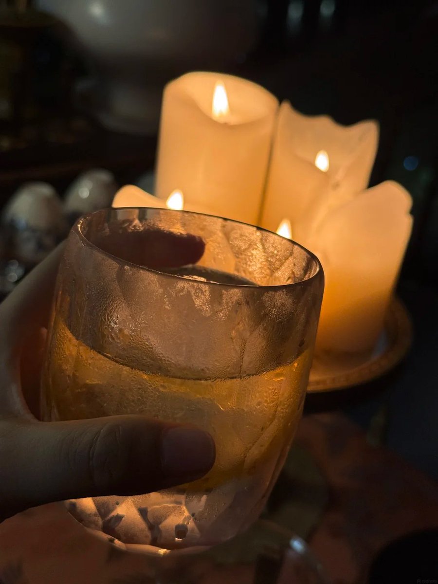 CitadelNode's tweet photo. That slightly tipsy feeling late at night is so relaxing. https://t.co/cRqhM252kY