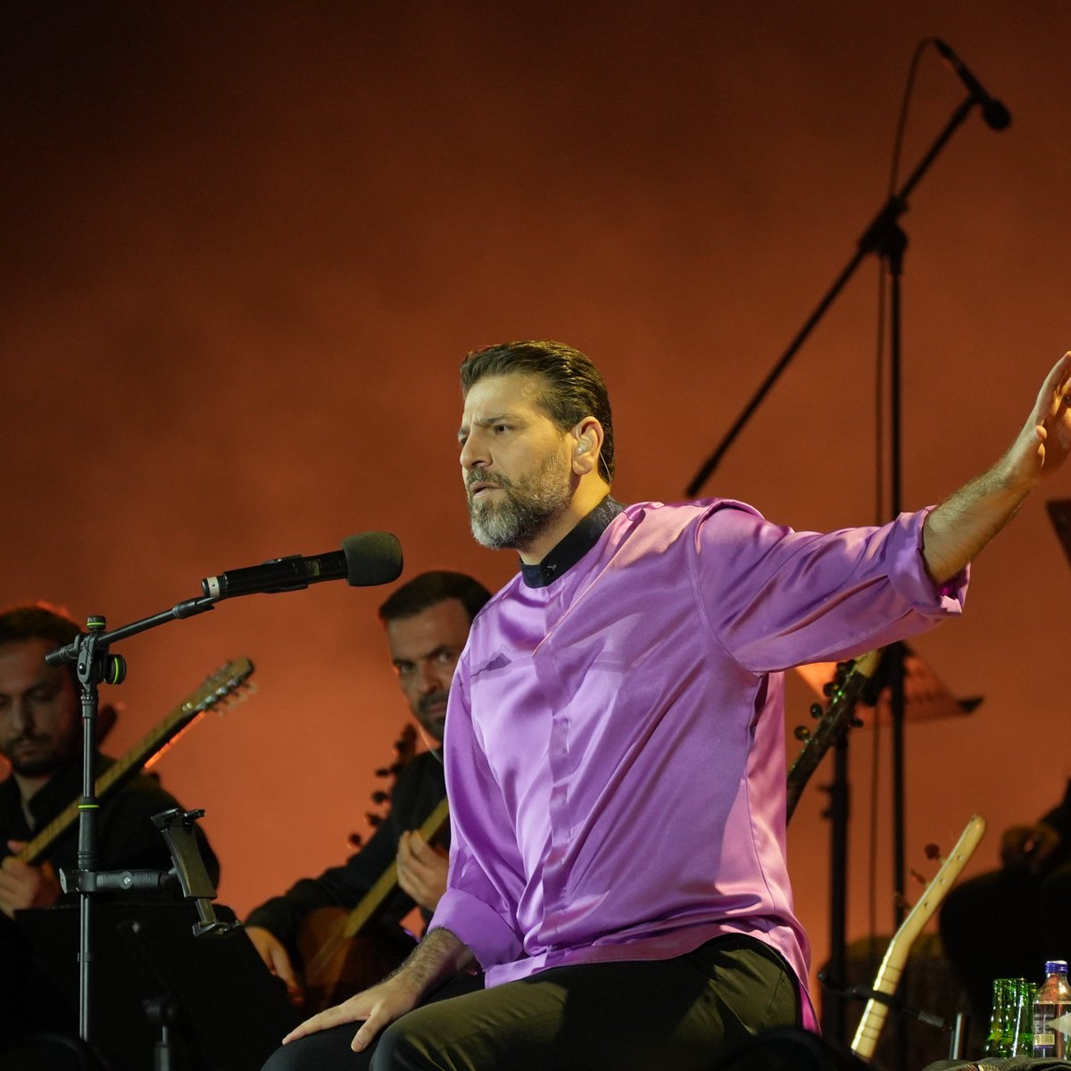 gztcom's tweet photo. 🔴 Sami Yusuf'un merak edilen Türkiye sürprizi açıklandı

📌Sanatçı, 'Hasbi Rabbi' eserini 10 yıl aradan sonra ilk kez Ankara ve İstanbul konserlerinde seslendirecek https://t.co/cdcut4nCEd