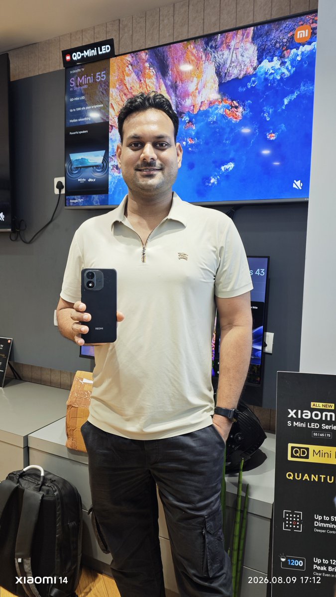 AdarshVaani's tweet photo. Monsoon showers, hot chai & epic tech vibes!☔☕
Loved spending Sunday in bustling Jayanagar with #MiFamily at @MiHomeIN testing #RedmiNote17 #mAhsterEdition (solid under ₹25K)
Thanks for the fun & goodies @SudeepNbr @djasif @pixelwithme @XFCBengaluru @XiaomiIndia #MiFans https://t.co/LZtVyMQKX7