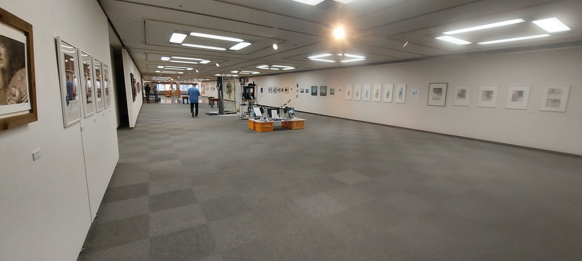 imaedakana's tweet photo. 千葉県の船橋市民ギャラリーにて、明日11日(火)の15:00まで開催中です。
イタリア、台湾、日本作家との合同展です。
是非お立ち寄りください。
 #展示  #art https://t.co/NblRyhSmRr