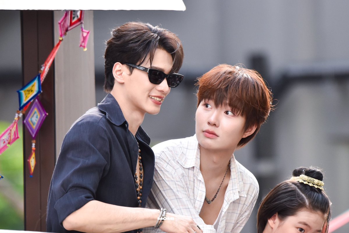 Thanatopmakeup's tweet photo. ขอพาพี่ๆย้อนกลับไปวัน Busking วันที่ท็อปชอบที่สุดด💓 @nampingnapat 

1 YEAR OF KHEMJIRA 
#หนึ่งปีเขมจิราต้องรอด https://t.co/S4RMCNXvwL