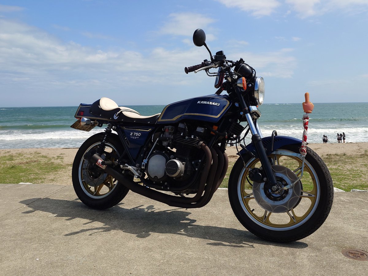 asa310asa's tweet photo. 仙台は明日から天気悪いから走りに出た🖐️

やっぱりおれのFXカッコいいよな〜

おしゃれは足元からだよね👍 https://t.co/41kP0abVfZ