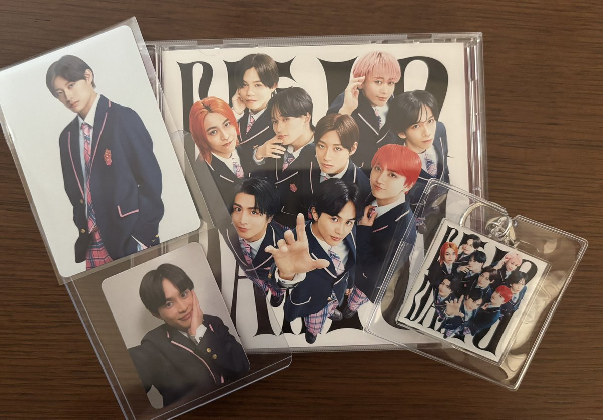 takuyade13's tweet photo. セブンネット超特急盤
届きました✨

チャーム可愛い🩷
ミニトレカ自引きありがとう💚

#Yes東京 https://t.co/K1OncXY1eq