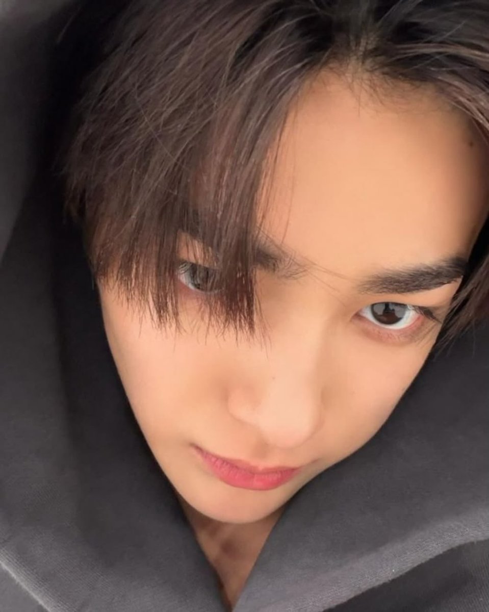 mmmeeeloong's tweet photo. 안건호얼빡사진계속해.영원히얼빡사진찍어줘제발 https://t.co/JuQXtw5bD3