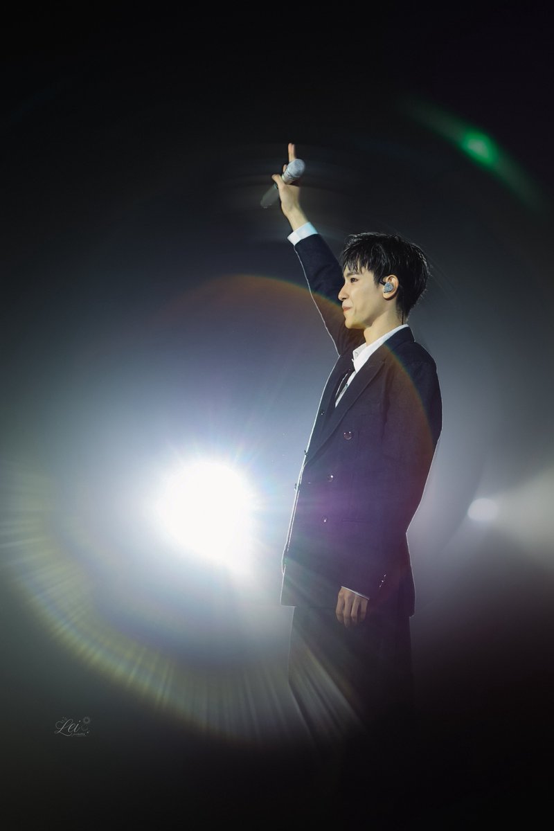 xxlei94's tweet photo. I’m so proud of you in every multiverse 𖤓

JUNIORMARK ALWAYS SUNNYMOON  

#JuniorMarkConcertD3
#junniorrs @jnnrrs https://t.co/6oJL87Ib6Z