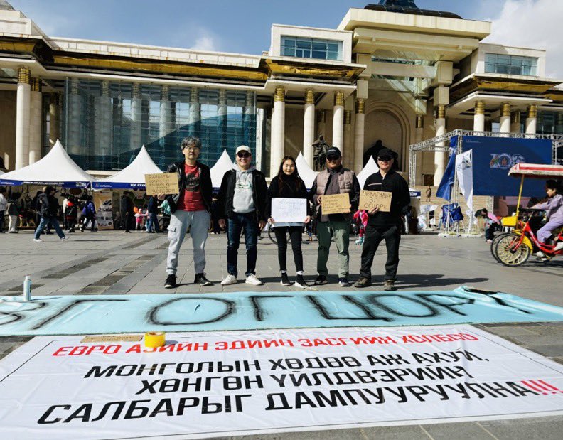 LutochirT's tweet photo. Евразийн эдийн засгийн холбоонд Монгол улс элсээд ноосон цамц, нэхий дээл, Эрдэнэт хивс, хонины мах зараад баяжих юм яриад байсан. Хаа байнаа? 🤔
Эсрэгээр оросын архи тамхи, ус хүнс, гахай тахиан мах татваргүй орж ирээд бид мах хүнсээ гаднаас авдаг улс болчив уу.? Хэлсийшд... https://t.co/3PSG9DoifR