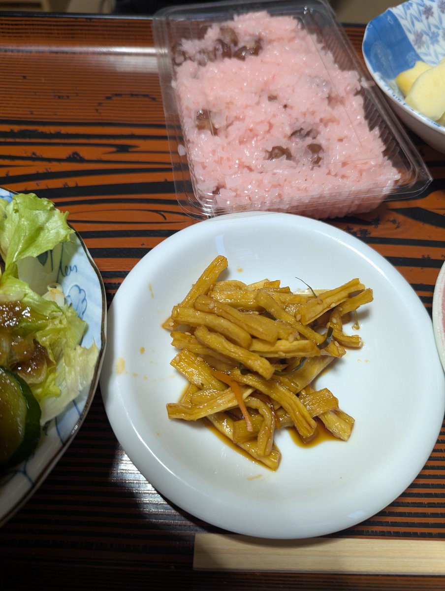 genbu0628's tweet photo. 皆様こんにちは(」・ω・)

今日のお昼ご飯でーす＼(^o^)／

それではいただきマンモス🦣🦣

ｲﾀﾀﾞｷ━(人˙꒳​˙  )━ﾏｽｯ

 #がりポメ一直線 https://t.co/pEAr8edFac