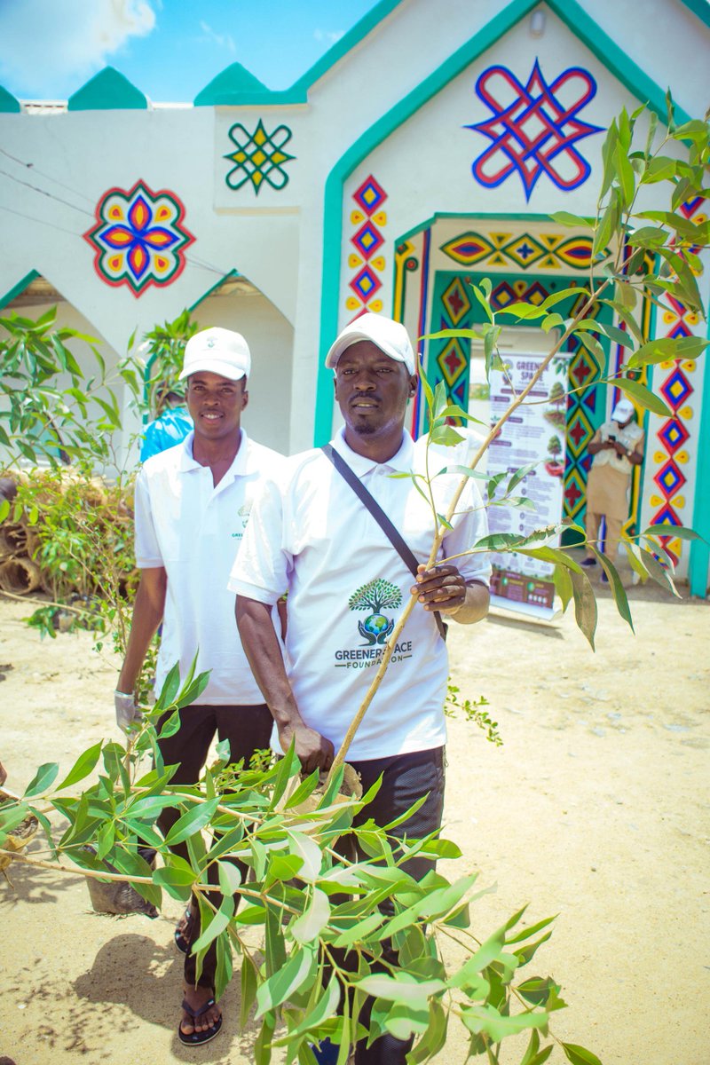 ashbeen64's tweet photo. Yesterday, Greener Space Foundation is at BUNGUDU EMIRATE to kick off its project titled" Community tree planting and environmental awareness exercise.
The foundation planted indigenous trees species to avoid extinction of such tree varieties. https://t.co/rYpGoC9CNX