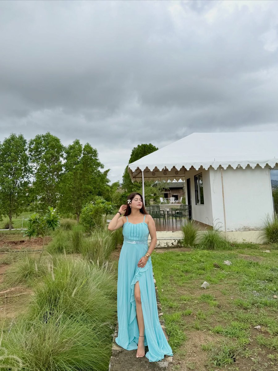 Aarnikaaross's tweet photo. Every human is an artist the dream of your life is to make beautiful art 📷
.
.
.
.
#fashion #lovers #dream #enjoythemoment https://t.co/Z6OX3gp5rH