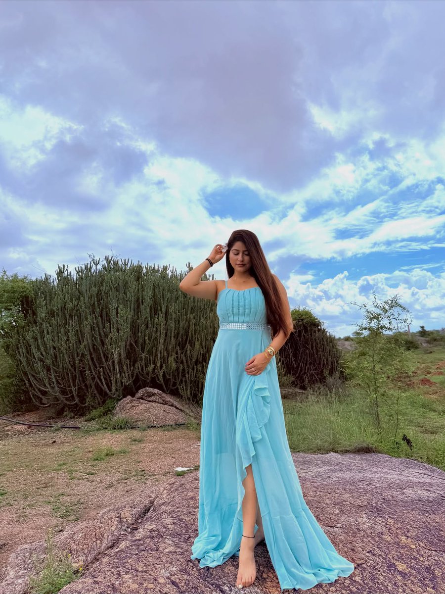 Aarnikaaross's tweet photo. Every human is an artist the dream of your life is to make beautiful art 📷
.
.
.
.
#fashion #lovers #dream #enjoythemoment https://t.co/Z6OX3gp5rH