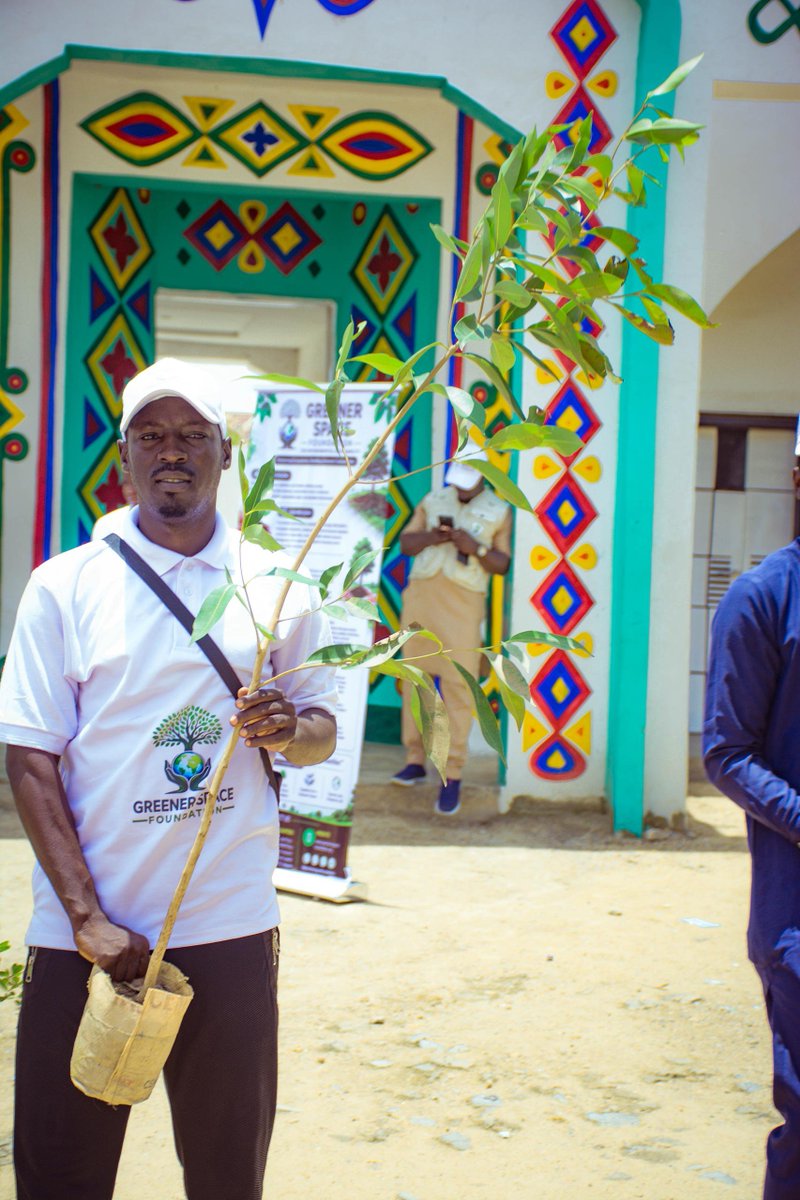 ashbeen64's tweet photo. Yesterday, Greener Space Foundation is at BUNGUDU EMIRATE to kick off its project titled" Community tree planting and environmental awareness exercise.
The foundation planted indigenous trees species to avoid extinction of such tree varieties. https://t.co/rYpGoC9CNX