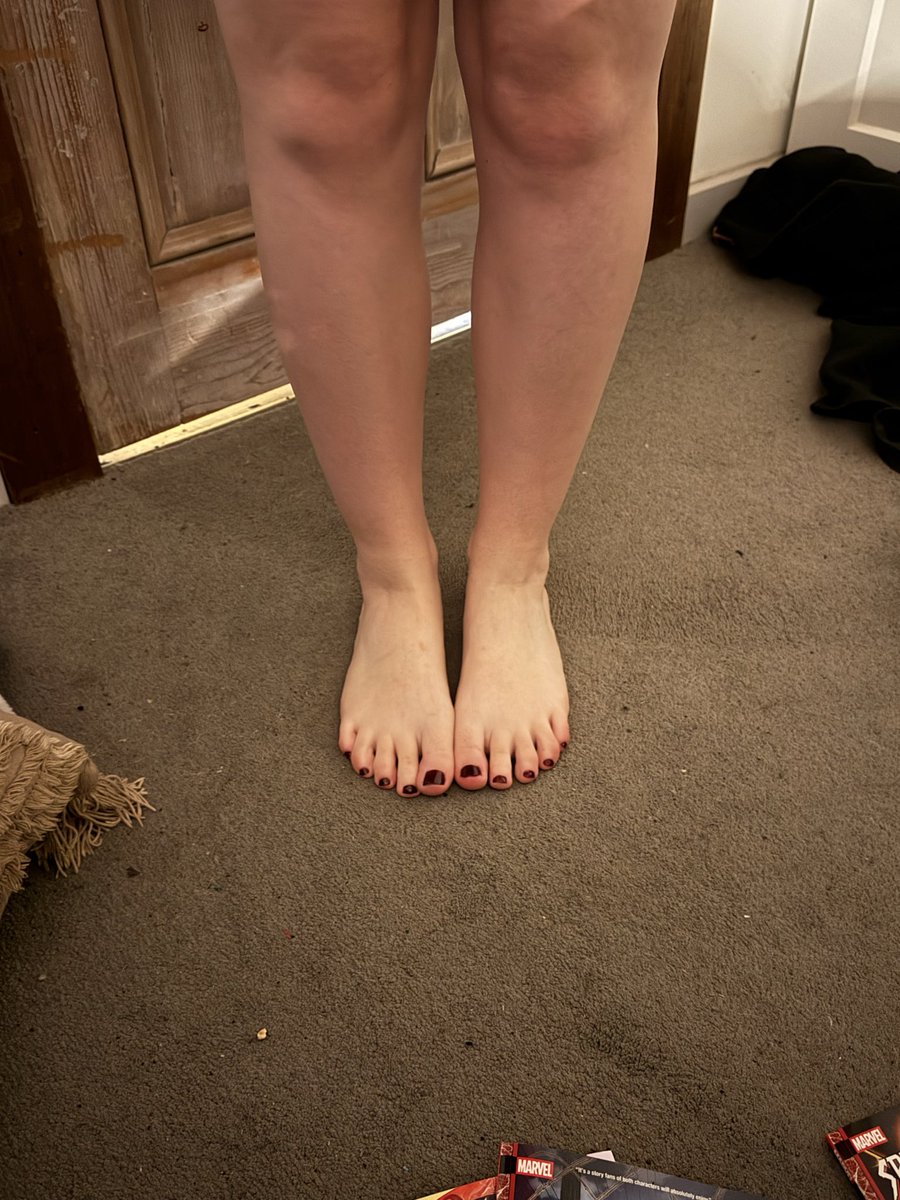 PrincessMissyX's tweet photo. Fresh pedi 💋 #toes #barefoot #nsfwtwtًً https://t.co/3Szh0kOn35