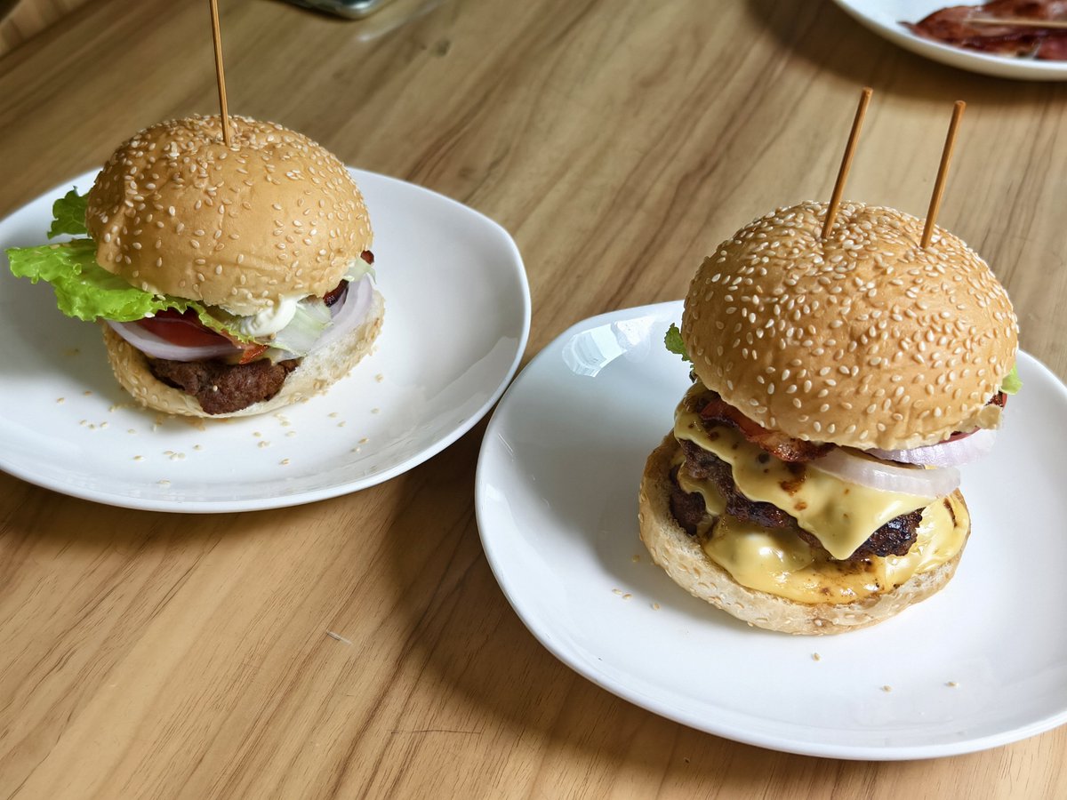 lemonade_MRMN's tweet photo. homemade🍔 https://t.co/Fk44olHNmy