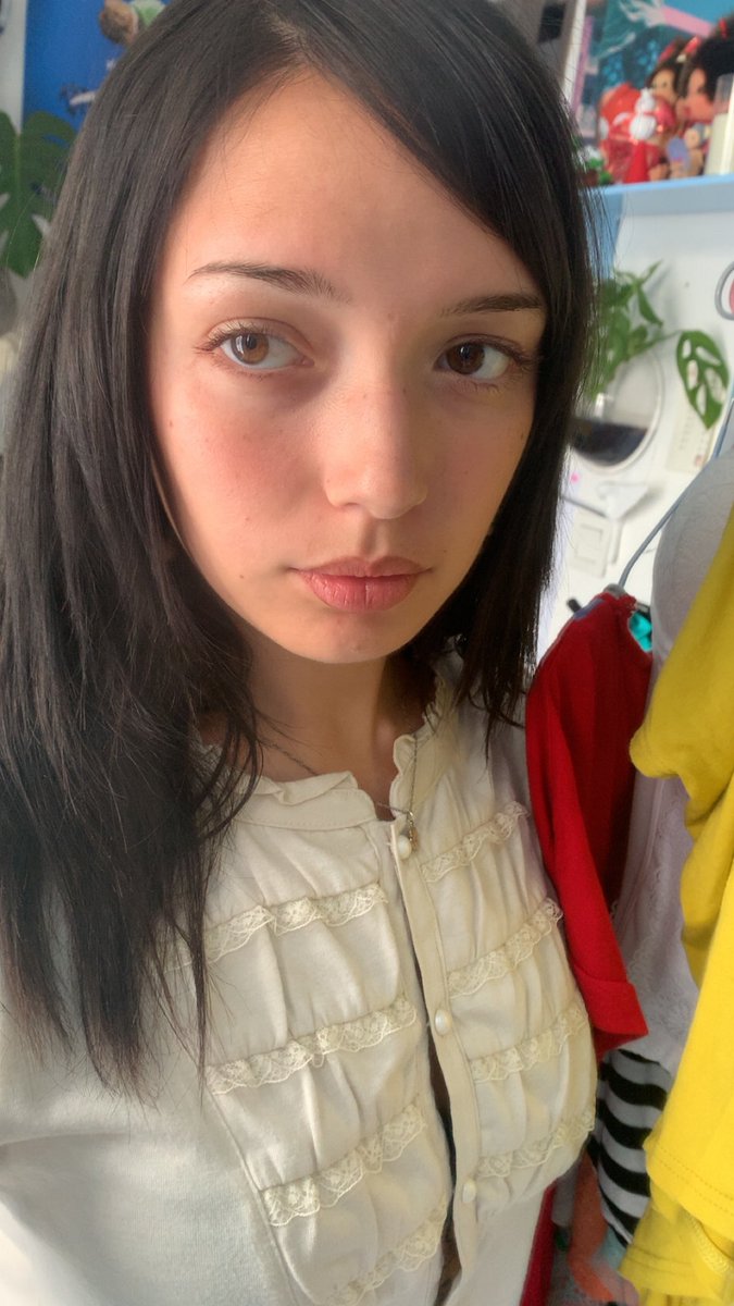 summermandanaa's tweet photo. Lightbrown eyes be like changing in the light https://t.co/ggj1QtbH9A