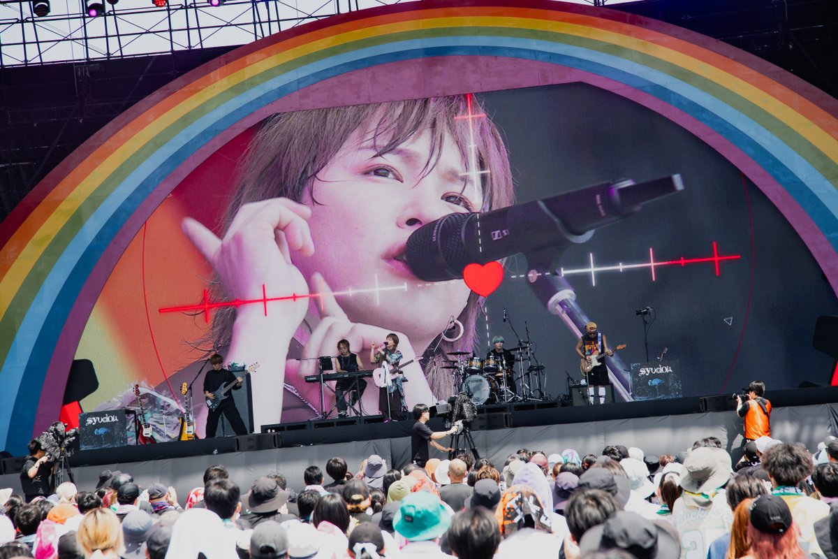luckyfm_fes's tweet photo. 【SetList + Live Photos】syudou
LuckyFes'26
RAINBOW STAGE 8/10(月) 10:20～
▶︎https://t.co/e6NWVC9Knw

【SetList】
1. インザバックルーム
2. ビターチョコデコレーション
3. 爆笑
4. 我が栄光よ
5. あーあ
6. ラブトリップサマー
7. あいきるゆぅ
8. 暴露

@tikandame 
#syudou https://t.co/2k16qdZpyo