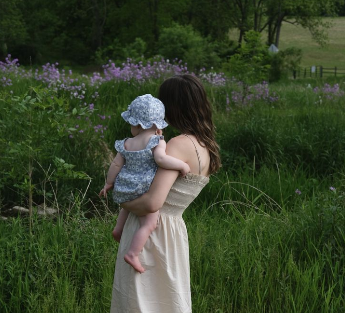 usuallypregnant's tweet photo. If your husband makes a good enough salary for you to live on and raise kids, you should!

You'll both be happier with you as a stay-at-home wife and mom. If the marriage is strong, then you've hit the jackpot. 

No amount of money, fame, or social status can match that. It's what everyone is striving for, even if some don't know it yet.