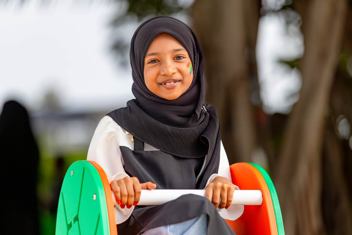 MIHUDmv's tweet photo. ނ. މާޅެންދޫގައި ކުޑަކުދިންގެ ޕާކު ތަރައްޤީކުރުމަށް ހިންގި މަޝްރޫޢޫގެ މަސައްކަތް ނިންމައި، ޕާކު ރަސްމީކޮށް ހުޅުވާލައިފިއެވެ.
މިކަމަށްޓަކައި އިއްޔެ ބޭއްވި ޙާއްސަ ރަސްމިއްޔާތެއްގައި ޕާކު ހުޅުވައިދެއްވީ މި މިނިސްޓްރީގެ ސްޓޭޓް މިނިސްޓަރު އަޙްމަދު ސާލިމް އަދި ފެނަކަ ކޯޕަރޭޝަން ލިމިޓެޑްގެ މެނޭޖިންގ ޑިރެކްޓަރ މުޙައްމަދު ޢަފީފް ހުސައިންއެވެ.