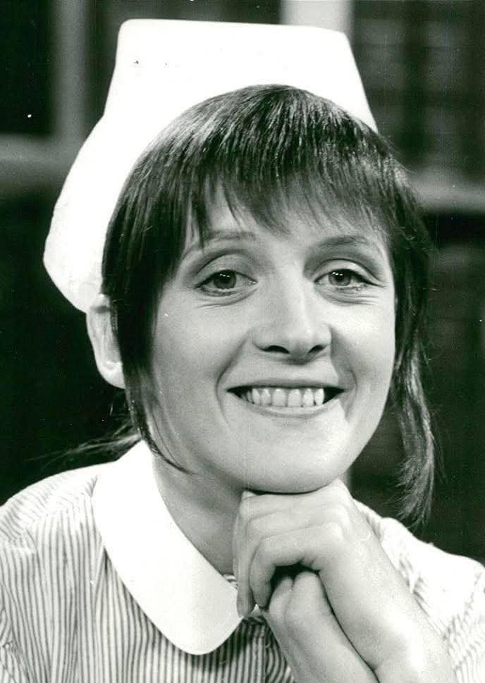 daveainsworth63's tweet photo. Remembering the wonderful English actress Liz Gebhardt who died on this day in 1996. She was 51. #LizGebhardt #PleaseSir #TheFennStreetGang #TheNakedCivilServant #GrangeHill #TheBill #ZCars #DearMotherLoveAlbert #DontWaitUp #KeepingUpAppearances #WaggonersWalk https://t.co/P7vSlbEThn