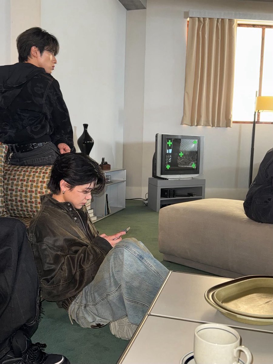 mnhcamu's tweet photo. フェンファンお尻でか！って思ったら
ソファやった https://t.co/bezLR7CKid