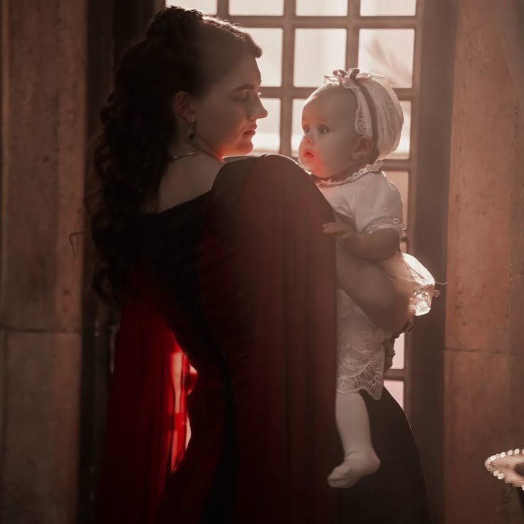 Valnblg's tweet photo. 1era escena de Helaena en frente de una ventana #houseofthedragon #hotd https://t.co/BYi2A0gJuI