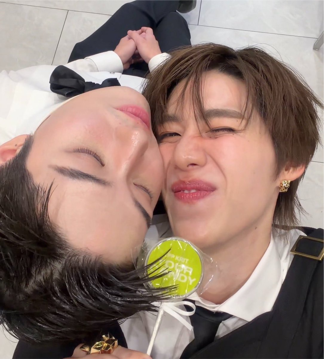 krittytamarai's tweet photo. อ้วรหลบทำไมละ จุ้บๆแก้มพี่ต่อสิ🤣 https://t.co/8DHaHaRDYt
