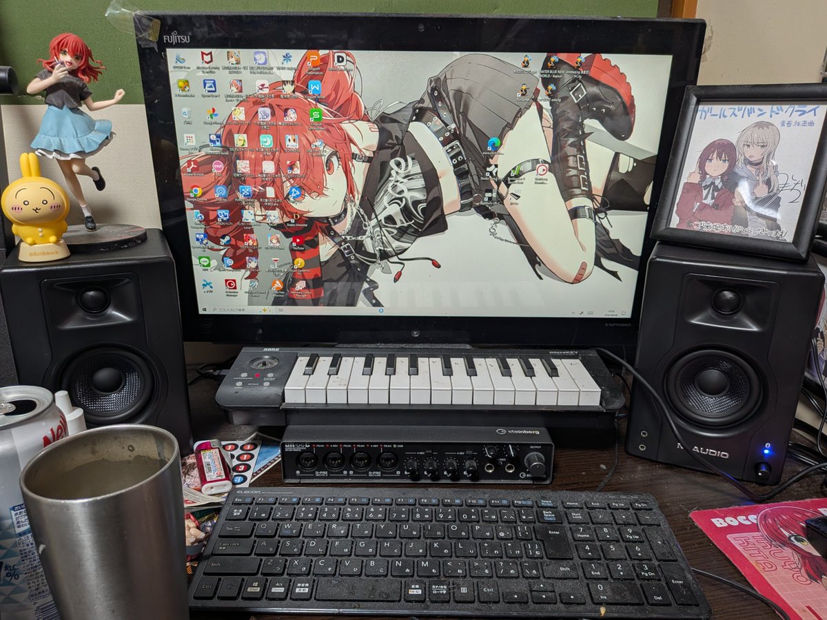 MasashiNoir's tweet photo. デスクトップ周りいい感じ https://t.co/cGrpzXBbEo