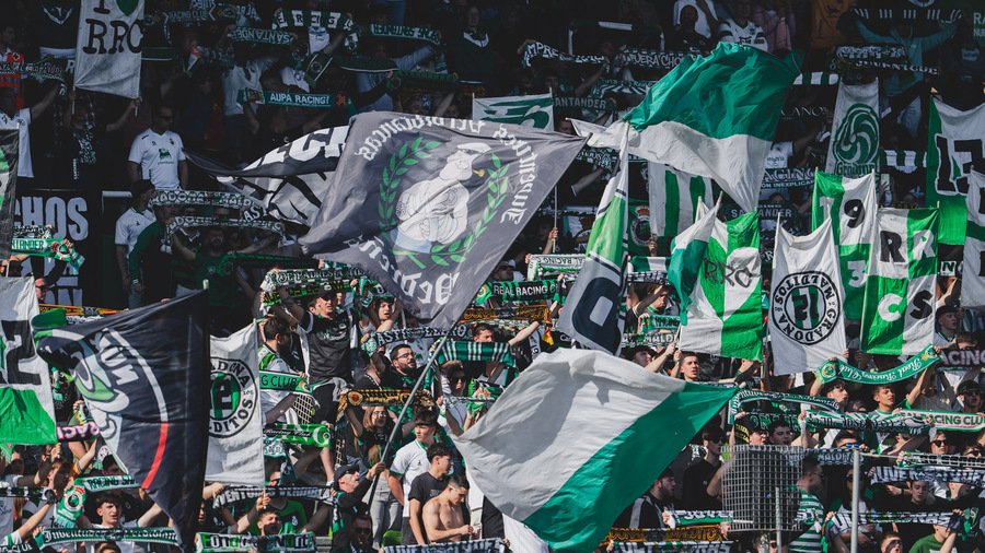 VocesSardinero's tweet photo. ❗️VUELVE VOCES DEL SARDINERO ❗️

Después de unas semanas de vacaciones (para el CM no) os volvemos a decir: 

"¡Buenos días racinguistas, hoy tenemos programa!" 

💚 Algunas cosas han cambiado, otras no tanto pero seguimos siendo las mismas personas haciendo esto con la mejor intención y gratitud solamente por diversión y opinar. 

A las 22:00, en nuestro Espacio de X, comentaremos cómo ha ido la pretemporada, el mercado y el debut ante Villarreal en el regreso tras 14 años a Primera. 

🫡 ¡Os esperamos a todos para este 3x01!