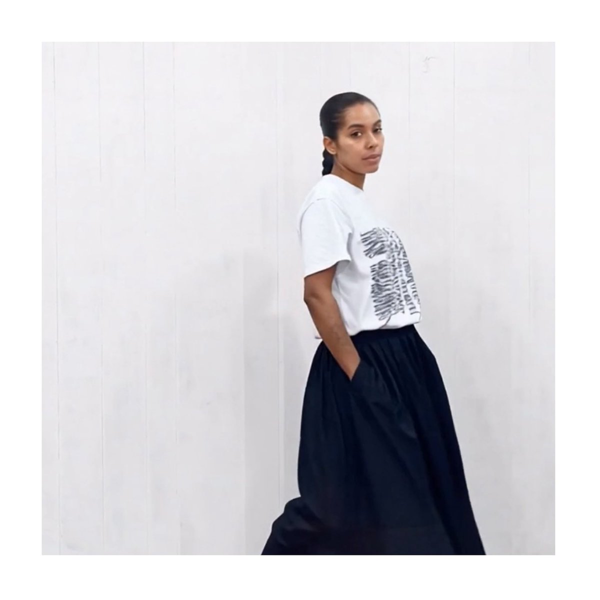 as_prett's tweet photo. point de Japon
Unisex Printed T-Shirt "Waves" / White
Product Number : 03-4201001
Shell : 100% ORGANIC COTTON
Size : S, M, L, XL, XXL
Made in Bangladesh
Available on
https://t.co/IAUKPBWYlo
@as_prett #pointdejapon #onlineshop #unisex #phototshirt #tshirt #white #fashionsnap https://t.co/dYAcUnTn6K