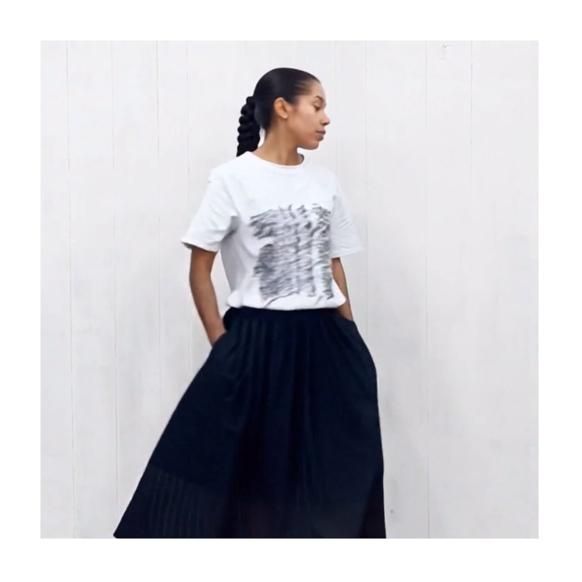 as_prett's tweet photo. point de Japon
Unisex Printed T-Shirt "Waves" / White
Product Number : 03-4201001
Shell : 100% ORGANIC COTTON
Size : S, M, L, XL, XXL
Made in Bangladesh
Available on
https://t.co/IAUKPBWYlo
@as_prett #pointdejapon #onlineshop #unisex #phototshirt #tshirt #white #fashionsnap https://t.co/dYAcUnTn6K