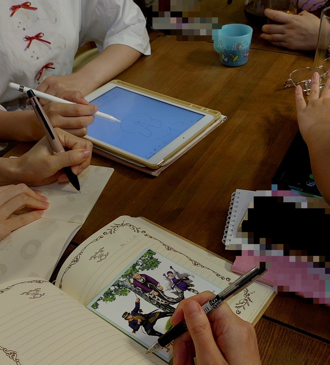 01chell3's tweet photo. 昨日は月1のメイドミーティングでした🖊️
みんなでスイカ食べた🍉(会議もしたよめっちゃ) https://t.co/E3oyz3vkfh