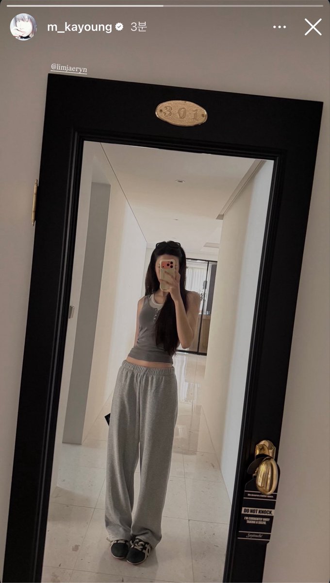xevonzo's tweet photo. 260810 #문가영 인스타 스토리

가영웅니 비율봐…..🤤🤤♡ https://t.co/JsvPLq4otD