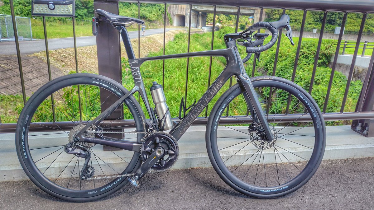 tacky999's tweet photo. My new gear!
supersix evo lab71 gen5
思ってよりずっとマイルドです
５６サイズ https://t.co/8Q3KHAAmB4